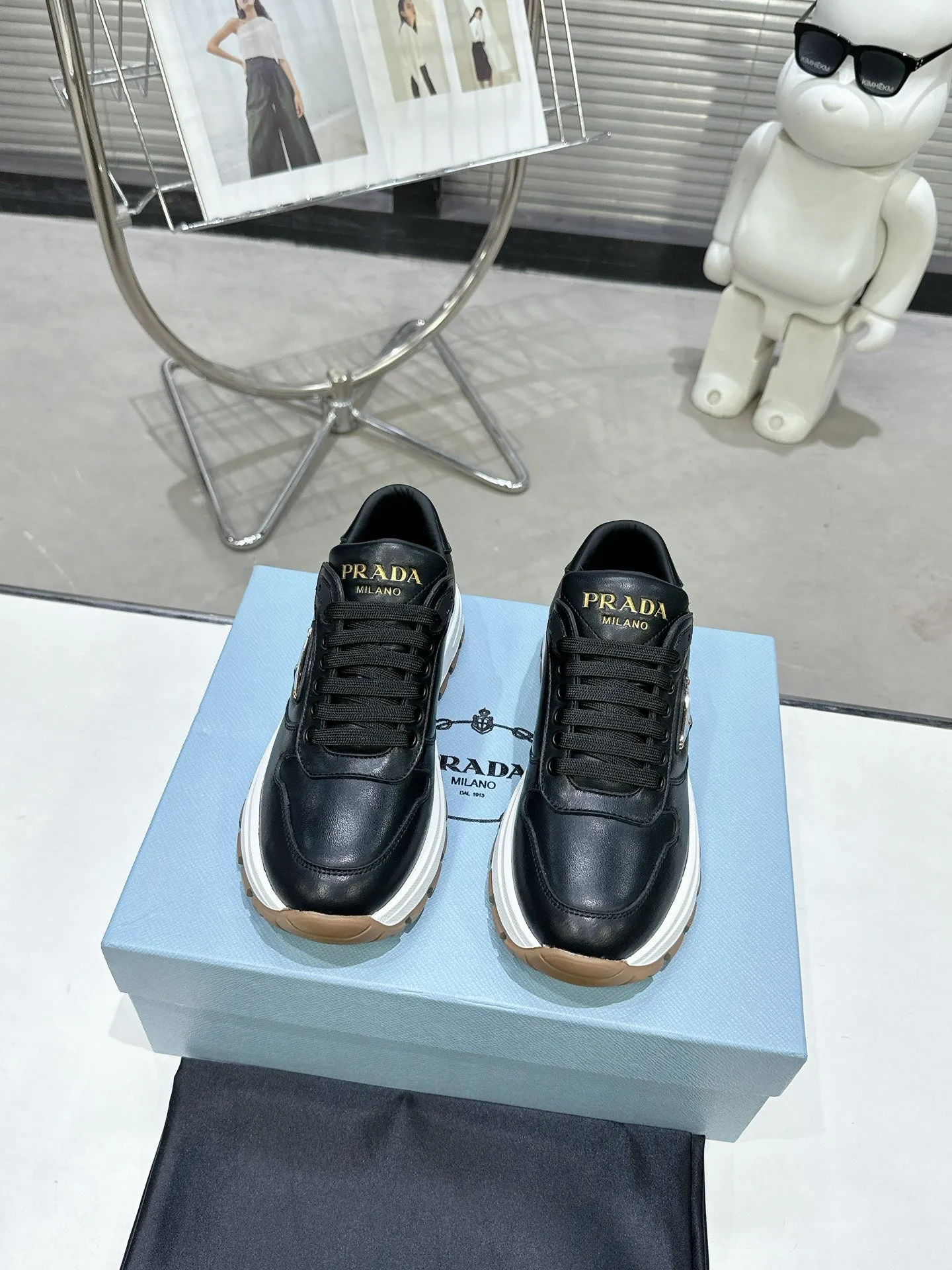 PRD Triangle Logo Leather Black Sneakers -047